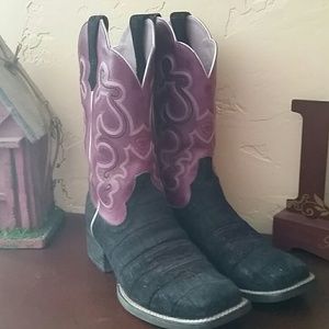 Black/Plum Ladies Ariat Boots