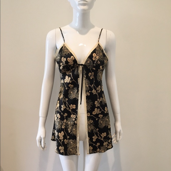 Victoria's Secret Babydoll Flyaway Small