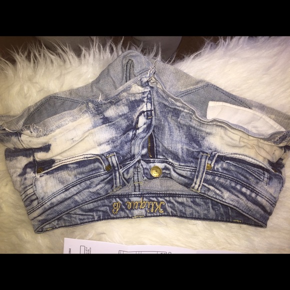Shorts - Picture 3 of 3