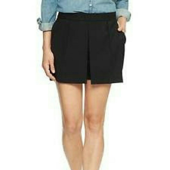 Cute Gap split front skort! New w/tags!!! Sz 10