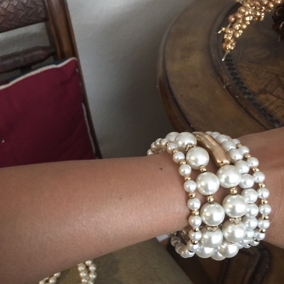 Pearl and pearl bracelet