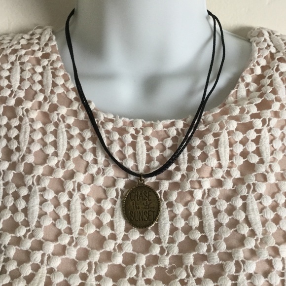 Chase the sunset necklace