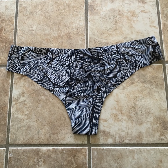 Namastay Put Thong Lululemon