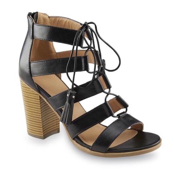 NWOT Tassel Block Heels