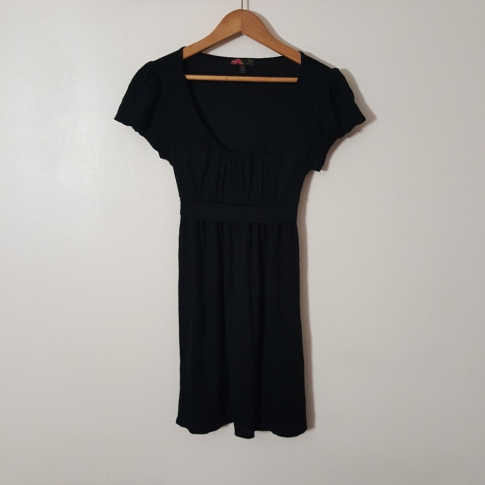 |nwot|・forever 21 little black dress・