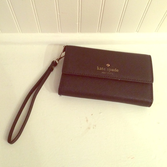 Kate Spade wristlet. Perfect for any occasion!