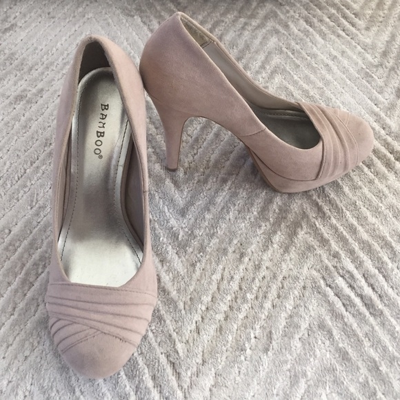 Heels - Picture 2 of 3