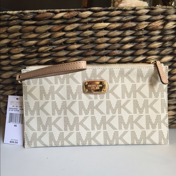 SALE!!!Michael kors clutch