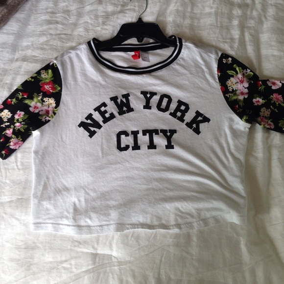 H&M New York City Crop Top
