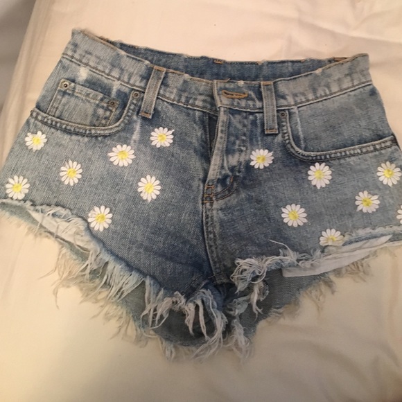 LF carmar daisy denim shorts
