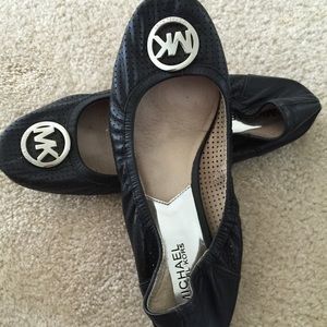 MICHAEL KORS FLATS