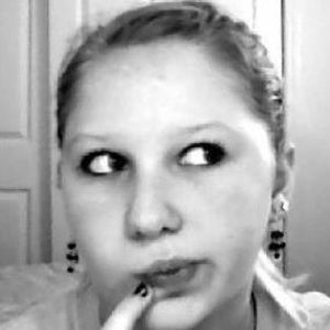 Meet your Posher, Abbi