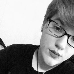 Meet your Posher, Holly