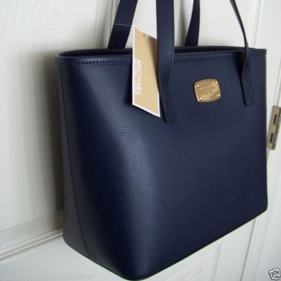 ‼️SOLD ‼️ Michael Kors Leather Travel Tote - Picture 2 of 4