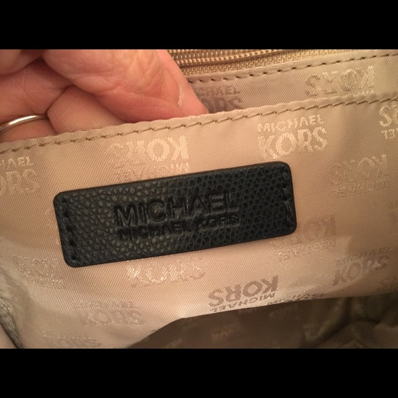 ‼️SOLD ‼️ Michael Kors Leather Travel Tote - Picture 3 of 4