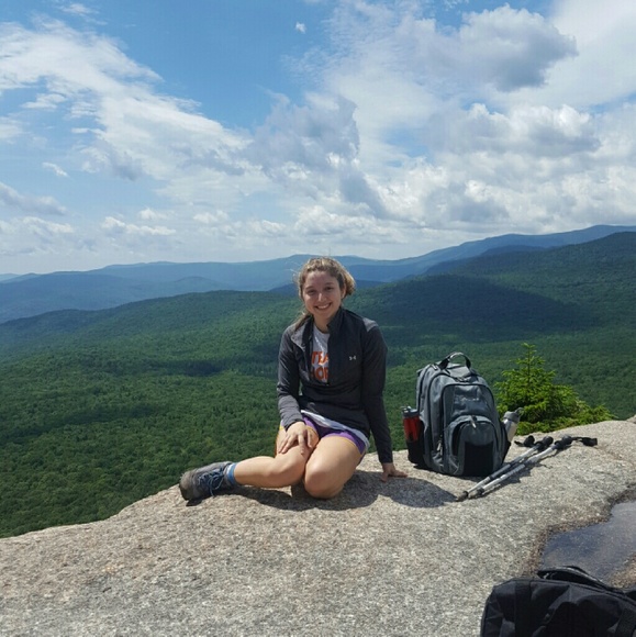 Meet your Posher, Maria - Picture 2 of 3