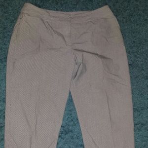 Worthington capri pants