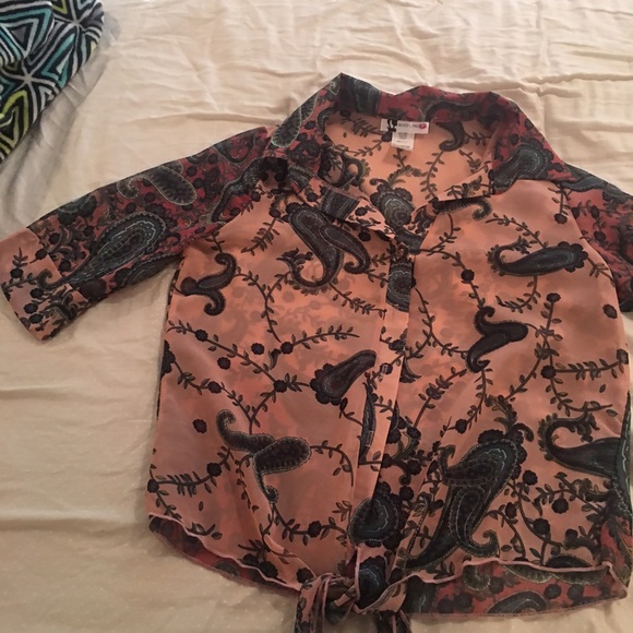 Size small - Picture 2 of 3