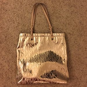 MICHAEL KORS JET SET SIGNATURE NS TOTE GOLD