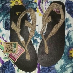 SANUK YOGA MAT SLING SHOES