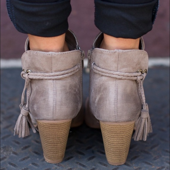 Taupe fringe suede ankle boots bootie - Picture 3 of 4