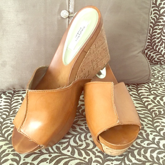 SALE‼️Vera Wang platform