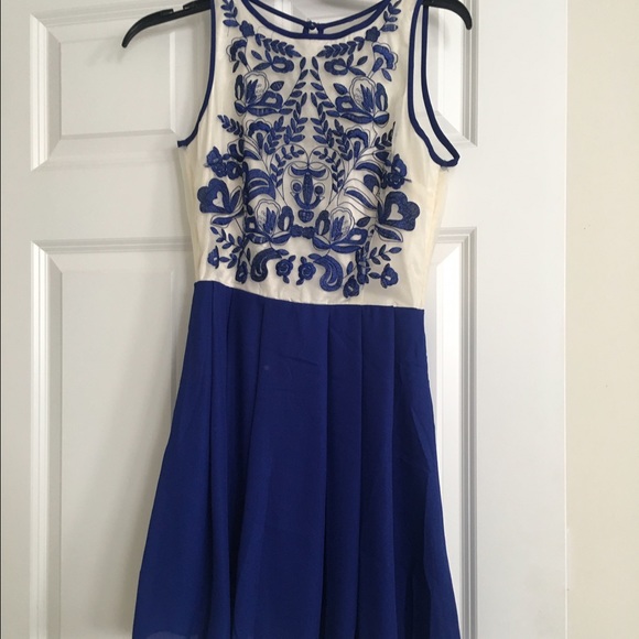Short homecoming dress - Picture 2 of 4