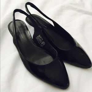 Shiny Black Pointed Kitten Heels