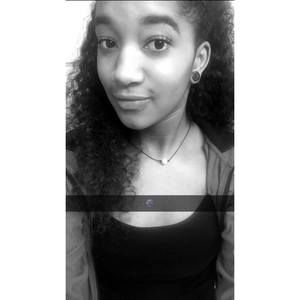 Meet your Posher, Karina