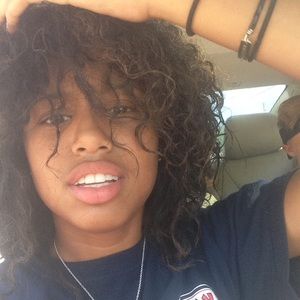 Meet your Posher, Almira