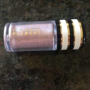 MAC pigment in Kitschmas! NWOT