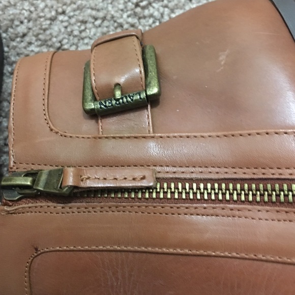 ... - Picture 4 of 4