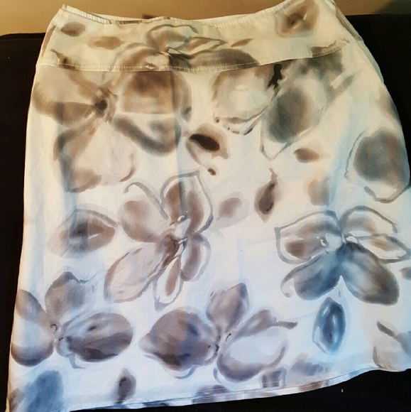 Skirt - Picture 1 of 2