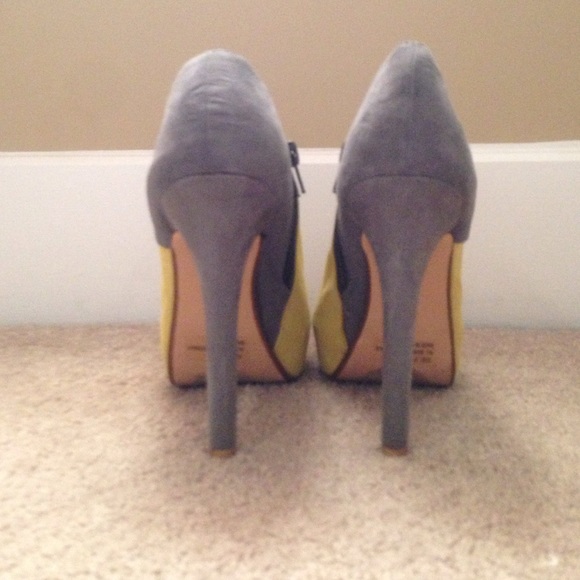 Shoes - Picture 3 of 3