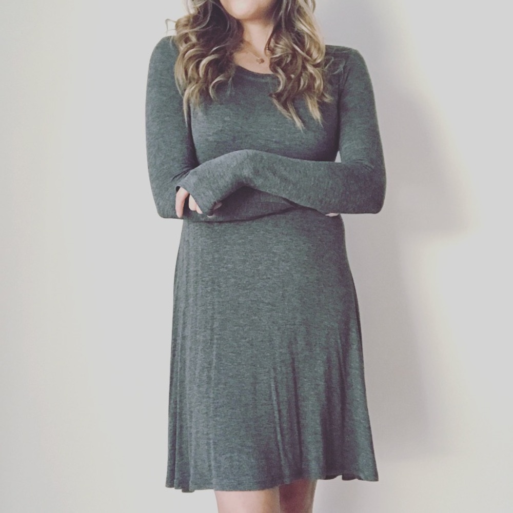 *ACCEPTING ALL OFFERS, donating by April 30* BCBG | grey long sleeved dress