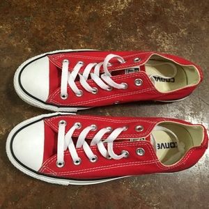 Red low top converse