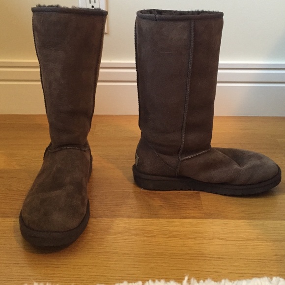 Dark Brown Tall Uggs size 8