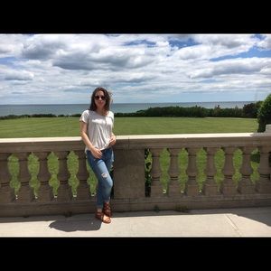 Meet your Posher, Danielle