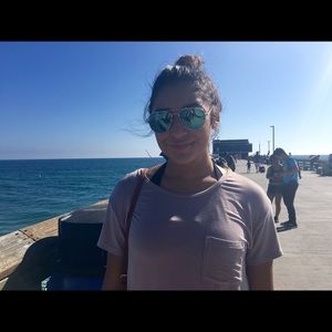 Meet your Posher, Stephanie