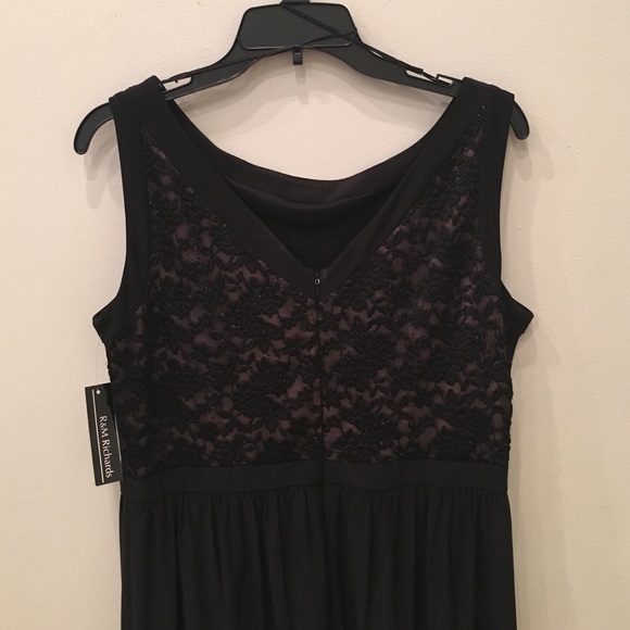 Formal Black sequin dress with decorative bust - Picture 4 of 4