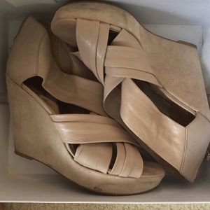 cute and fashionable Nine West nude wedges!
