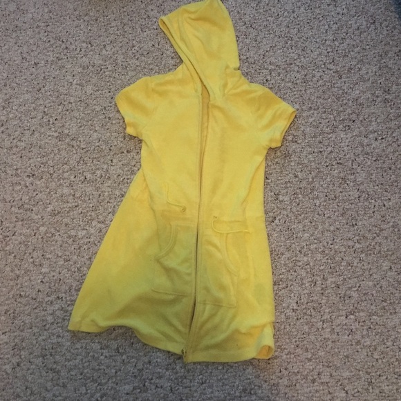 Yellow adjustable kids cover up