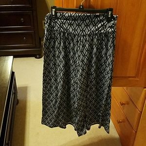 Black, white and grey palazzo Capris