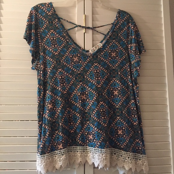 Adorable t shirt with lace trim