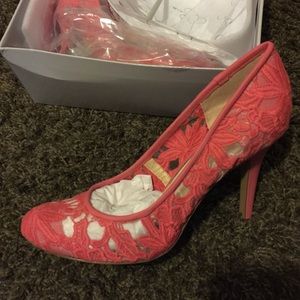 Jessica Simpson coral heels