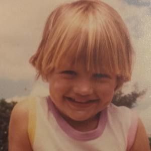 Meet your Posher, Debora