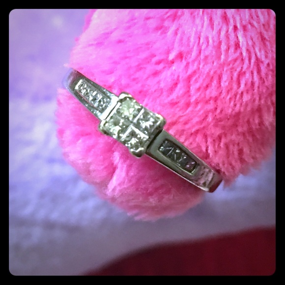 14k Gold Diamond Ring