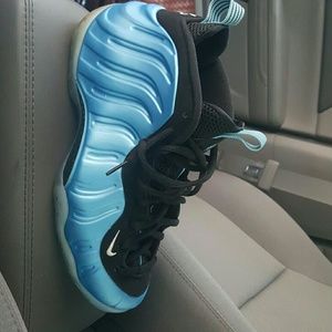 Nike Foamposite university blue