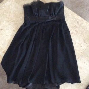 Cute little black dress 💄👠👛