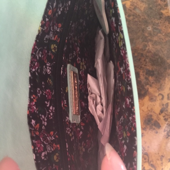 Handbag - Picture 3 of 4